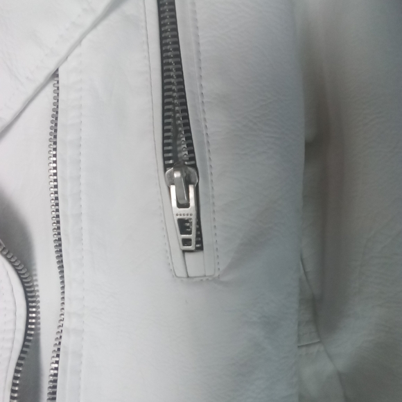 Blank NYC White Faux Leather Biker Jacket Size M EUC - Picture 4 of 8